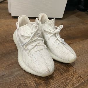 White yeezy 350 boosts